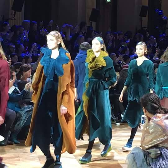 issey-miyake-runway-rivista-settimana-della-moda-di-parigi-pfw