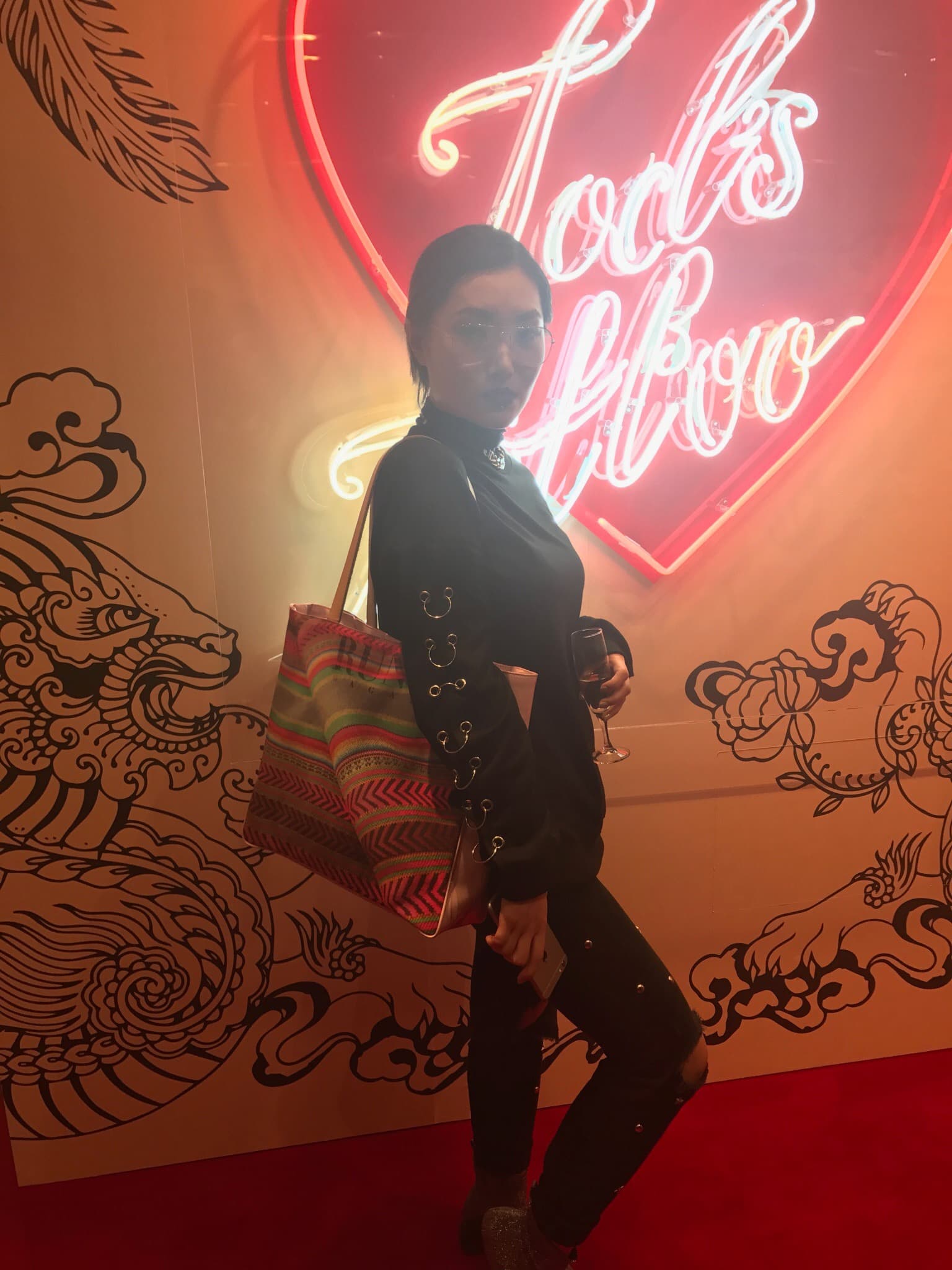 パリファッションウィークのトッズでの素晴らしいイベント Runway 雑誌