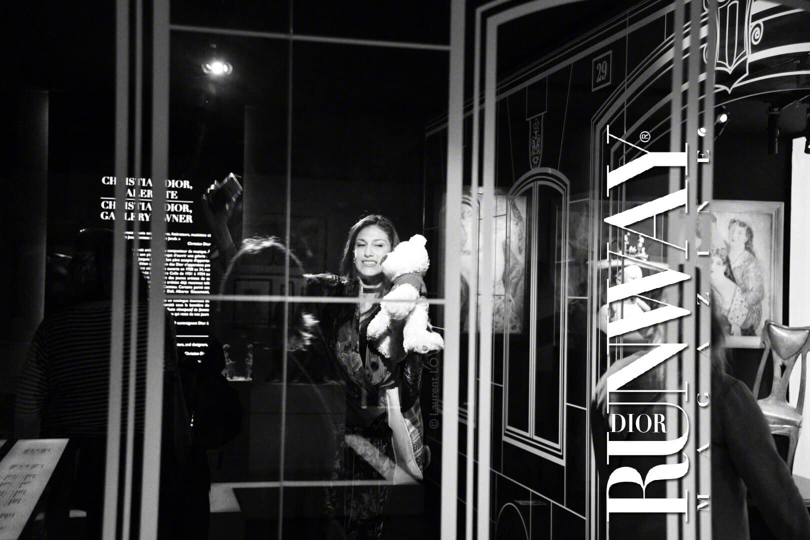 Exposition Christian Dior par Runway Magazine. CHRISTIAN DIOR - Couturier de rêve