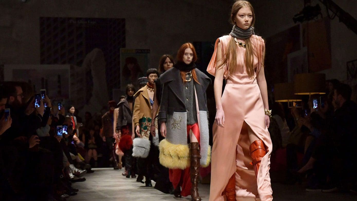 Federazioni di moda a Parigi, Milano, New York e Londra di Runway Magazine Federazioni di moda a Parigi, Milano, New York e Londra di Runway Magazine
