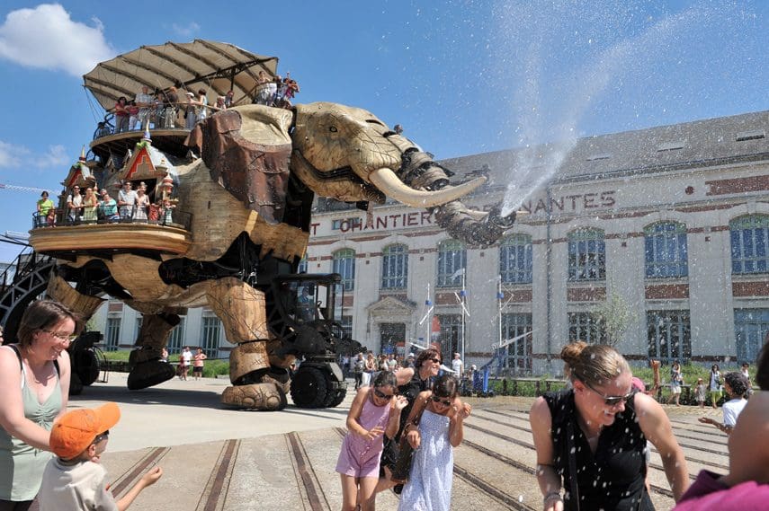 Runway-雑誌-Les-Machines-Nantes-Francois-Delaroziere-Pierre-Orefice-steampunk-mecanics-elephant-fashion