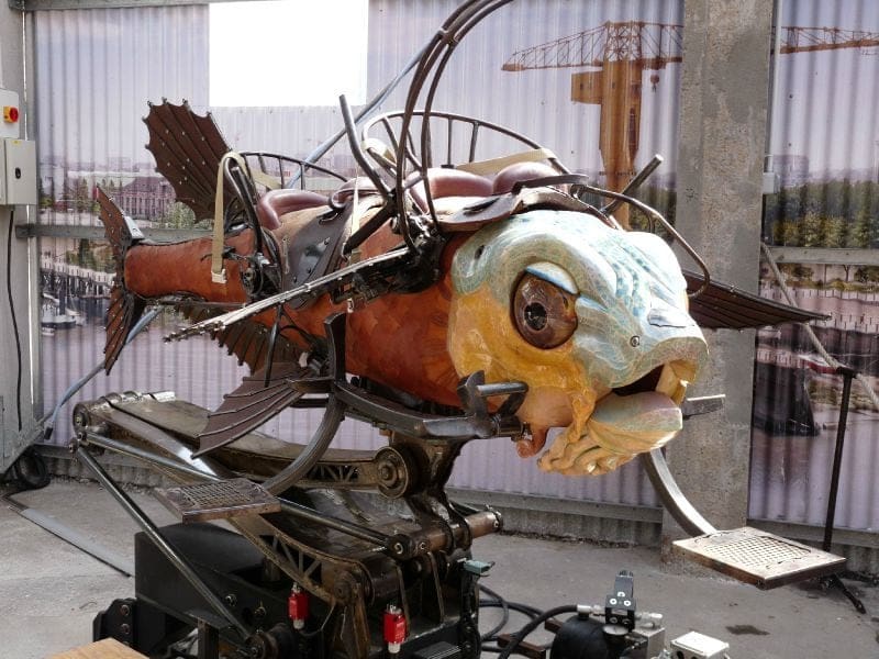 Runway-雑誌-Les-Machines-Nantes-Francois-Delaroziere-Pierre-Orefice-steampunk-mecanics-fashion-fish-carrosel