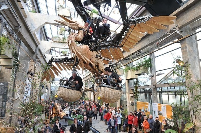 Runway-雑誌-Les-Machines-Nantes-Francois-Delaroziere-Pierre-Orefice-steampunk-mecanics-fashion-fish-carrosel