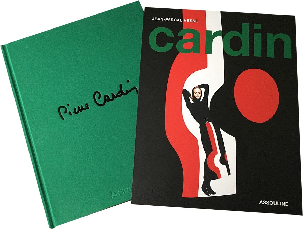 PIERRE CARDIN firma del libro di Runway Magazine