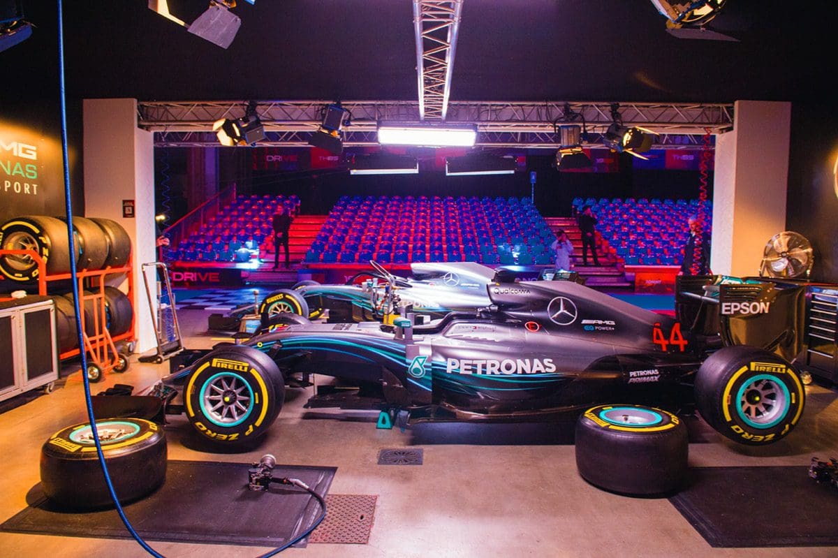 TOMMYNOW "Drive" Par Runway Magazin