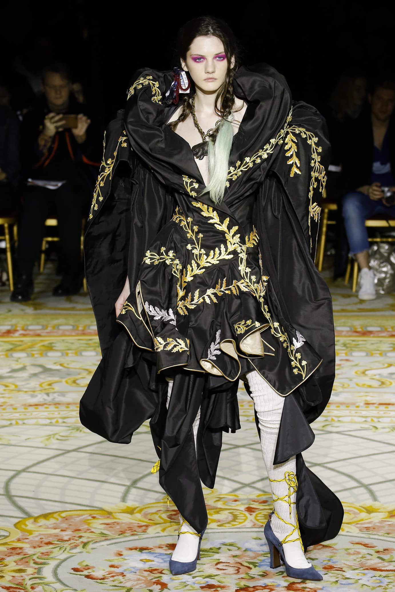 Vivienne_Westwood_automne_hiver_2017_2018_Paris_Fashion_Week_Runway_Revue