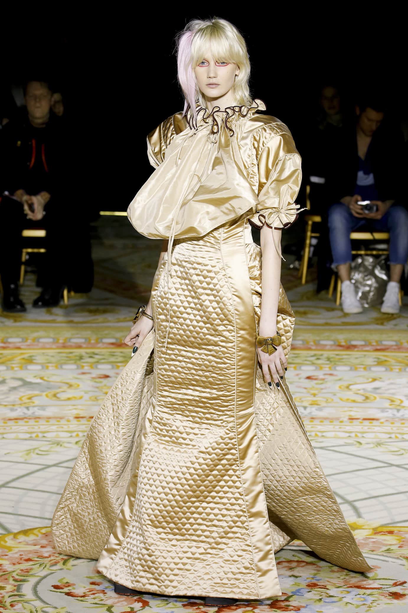 Vivienne_Westwood_automne_hiver_2017_2018_Paris_Fashion_Week_Runway_Magazine VIVIENNE WESTWOOD Automne Hiver 2017-2018