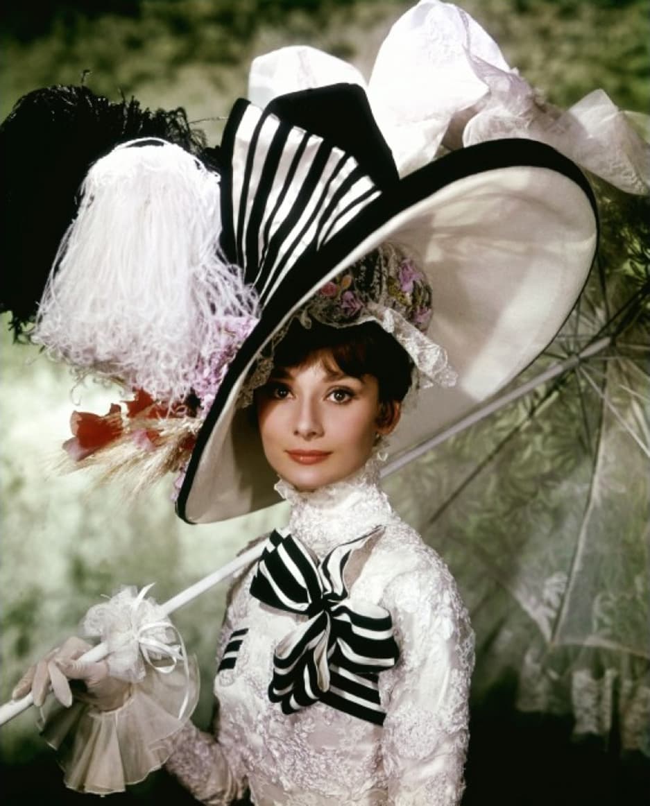 Icône de la mode Audrey Hepburn par Runway Magazine