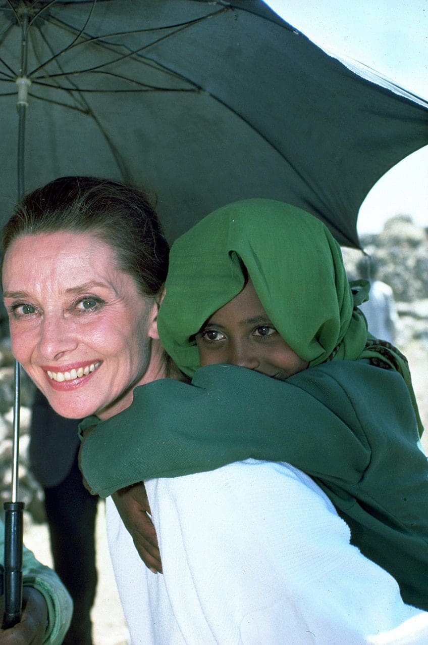 Icône de la mode Audrey Hepburn par Runway Magazine