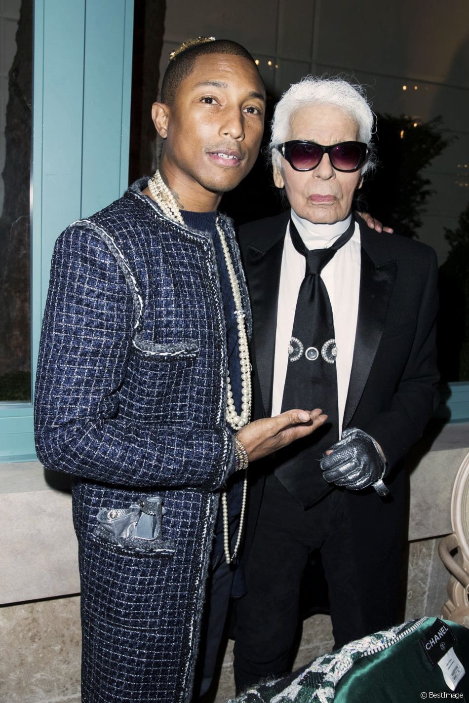 chanel-metiers-d'art-pharrell-williams-karl-lagerfled-eleonora-de-grey-runway-rivista Pharrell Williams