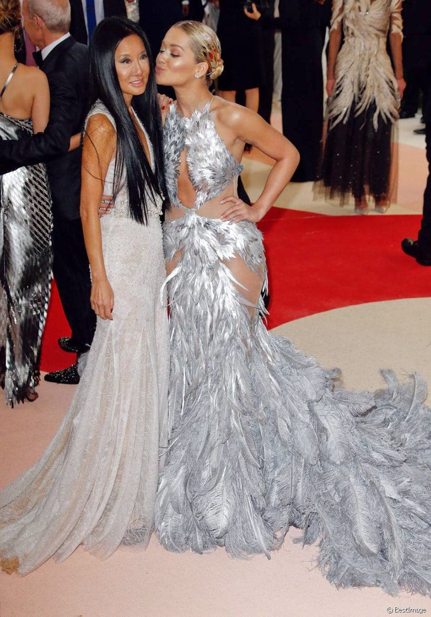 createur-vera-wang-rita-ora-runway-eleonora-de-gray-runway- revistas Os três WANGs