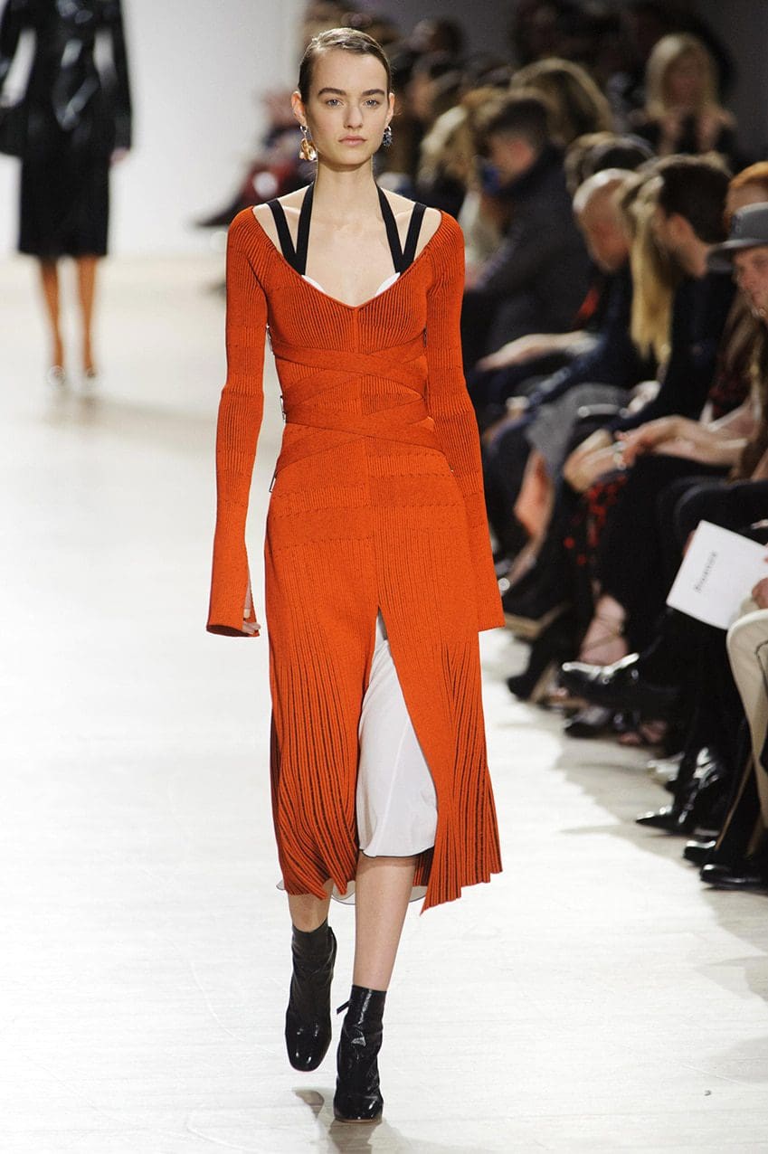 defile-proenza-schouler-automne-hiver-2016-2017-нью-йорк-взгляд-13-runway-magazine Пять новых приглашенных участников на следующую Неделю высокой моды в Париже