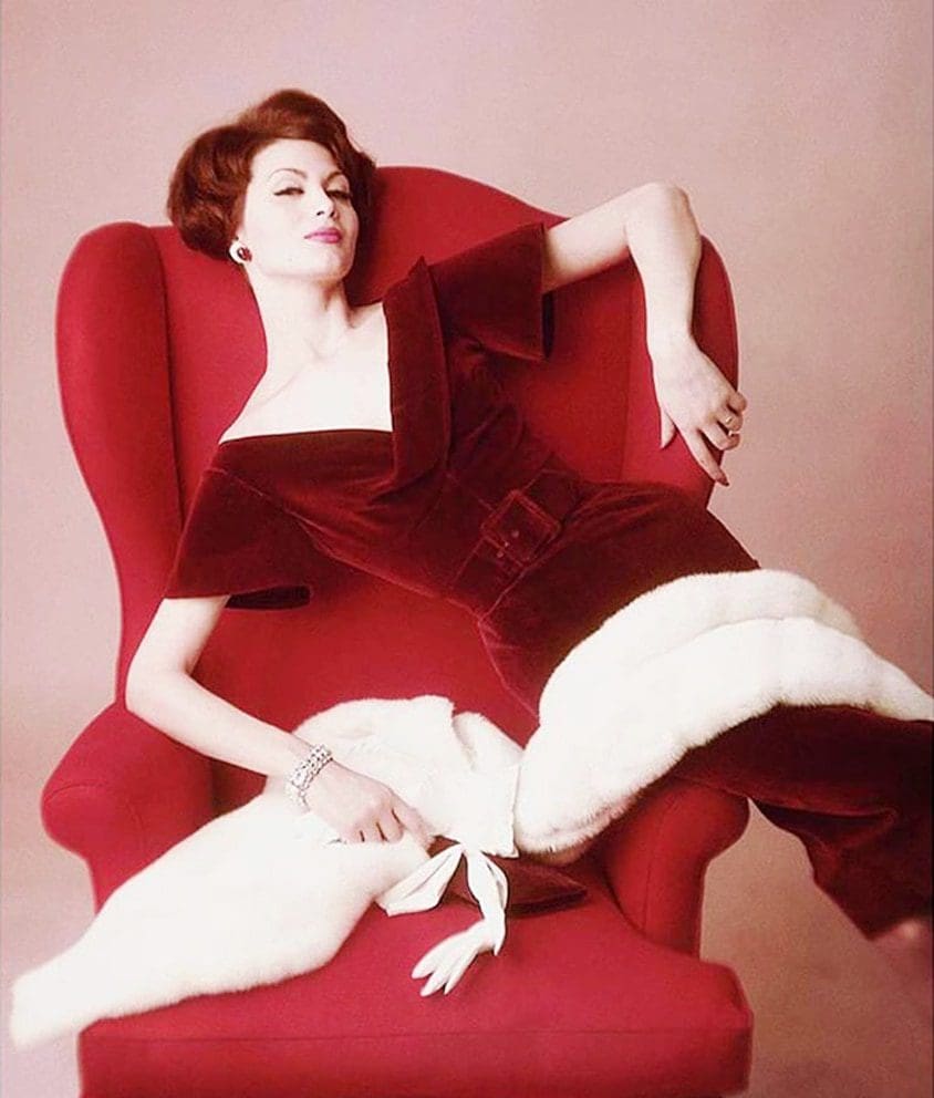 ディヴィナ-イスピラジオーネ-イザベラ-アルボニコ-1959-写真-ジョン-ローリングス-エレオノラ​​-デ-グレイ-runway-雑誌40s-50sオートクチュール