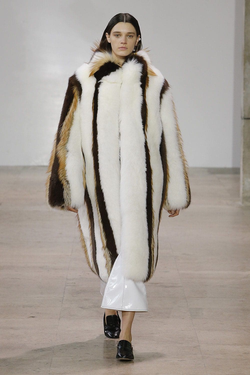ellery_herbst_winter_2017_2018_Paris_Fashion_Week_Runway_Zeitschrift