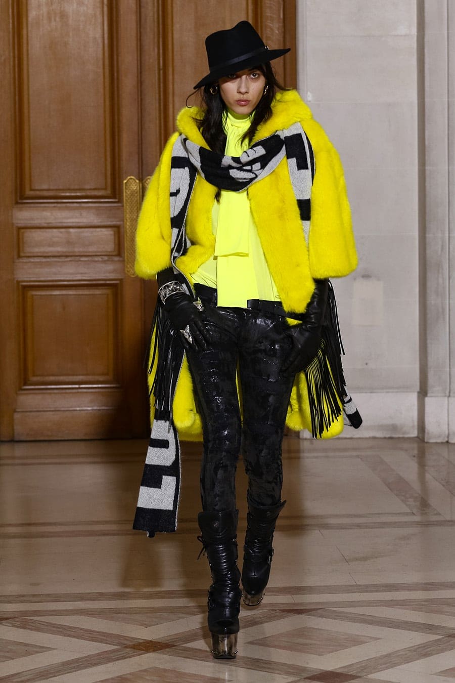 fede_connessione_autunno_inverno_2017_2018_Paris_Fashion_Week_Runway_Rivista