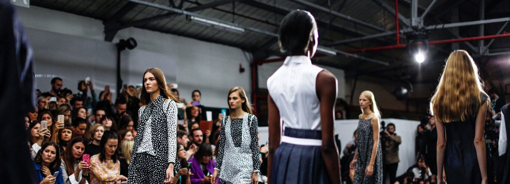 Federazioni di moda a Parigi, Milano, New York e Londra di Runway Magazine