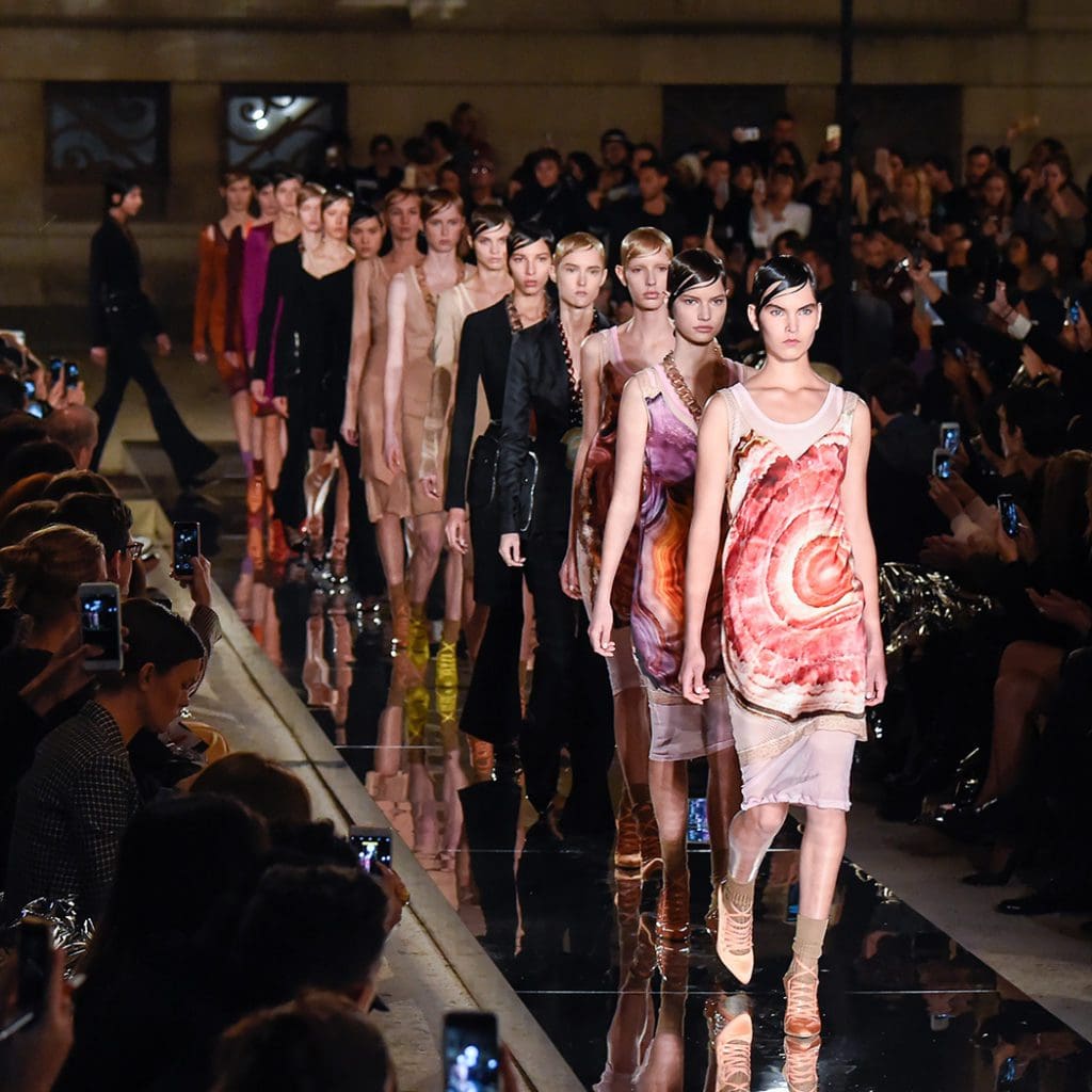 givenchy-spring-summer-2017-paris-fashion-week-Runway-Magazines