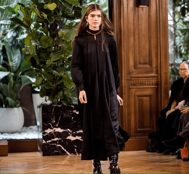 MaisonVALENTINO2017-2018年秋冬パリファッションウィーク Runway 雑誌 MaisonVALENTINO2017-2018年秋冬パリファッションウィーク Runway 雑誌