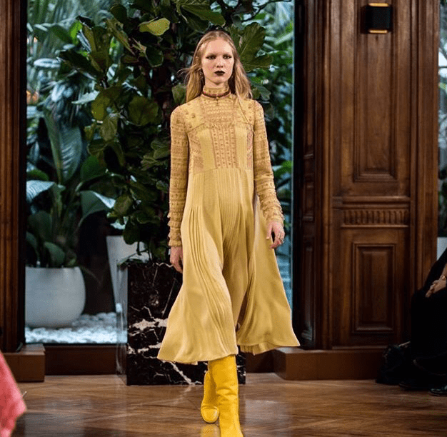 MaisonVALENTINO2017-2018年秋冬パリファッションウィーク Runway 雑誌 MaisonVALENTINO2017-2018年秋冬パリファッションウィーク Runway 雑誌