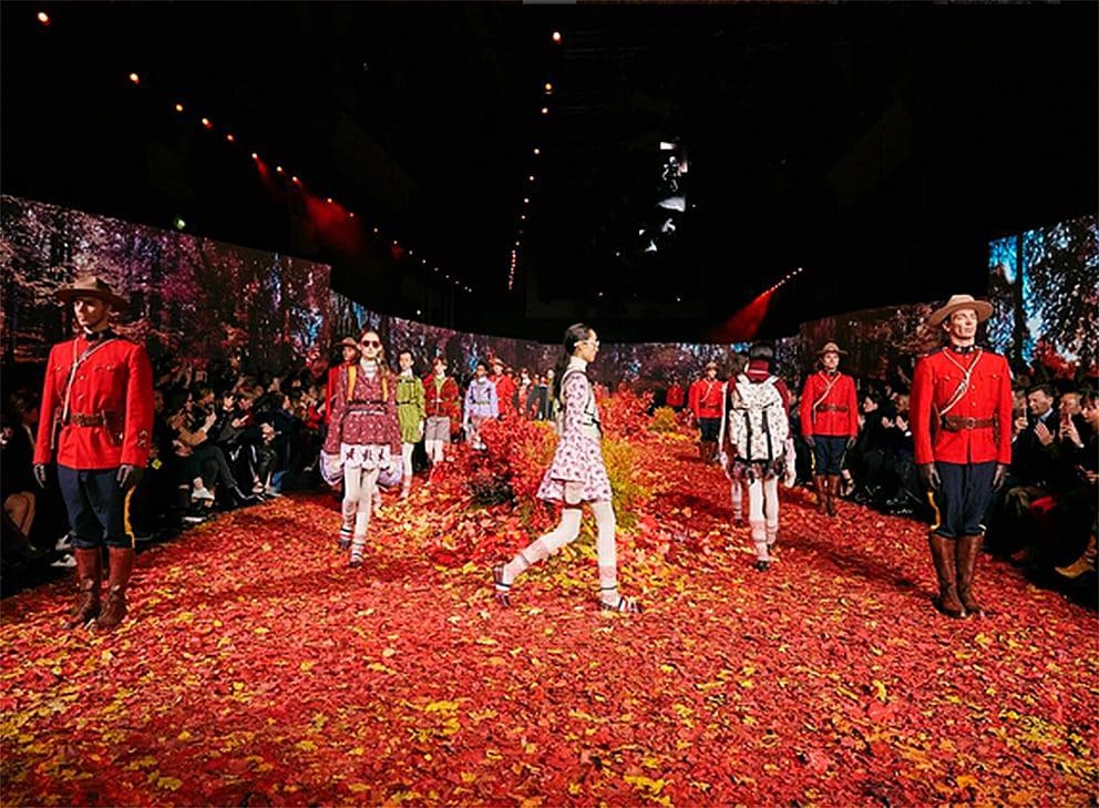 moncler-pfw17-GiambattistaValli-eleonoradegray-editorinchief-paris-newyork-losangeles-runwaymagazine-runway1-runwayshow-monclerrouge