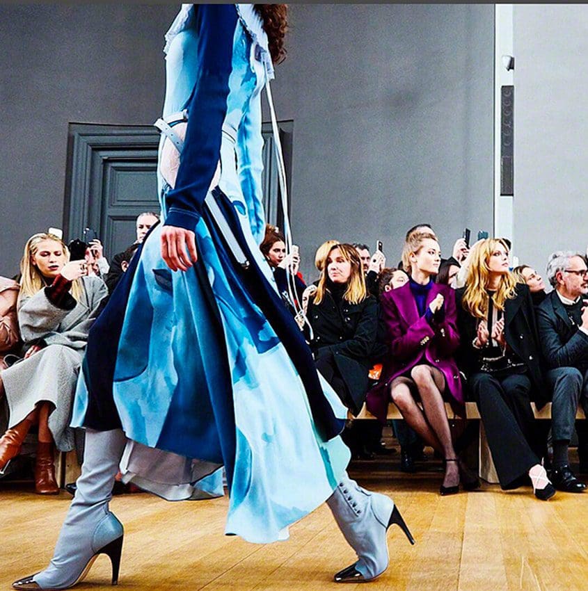 Неделя моды в Париже осень-зима 2017-2018 от Nina RICCI. Runway Магазины Нина-Риччи-pfw17-Элеонора-де-Грей-runway-показ мод-runway-Журнал Nina RICCI осень-зима 2017-2018