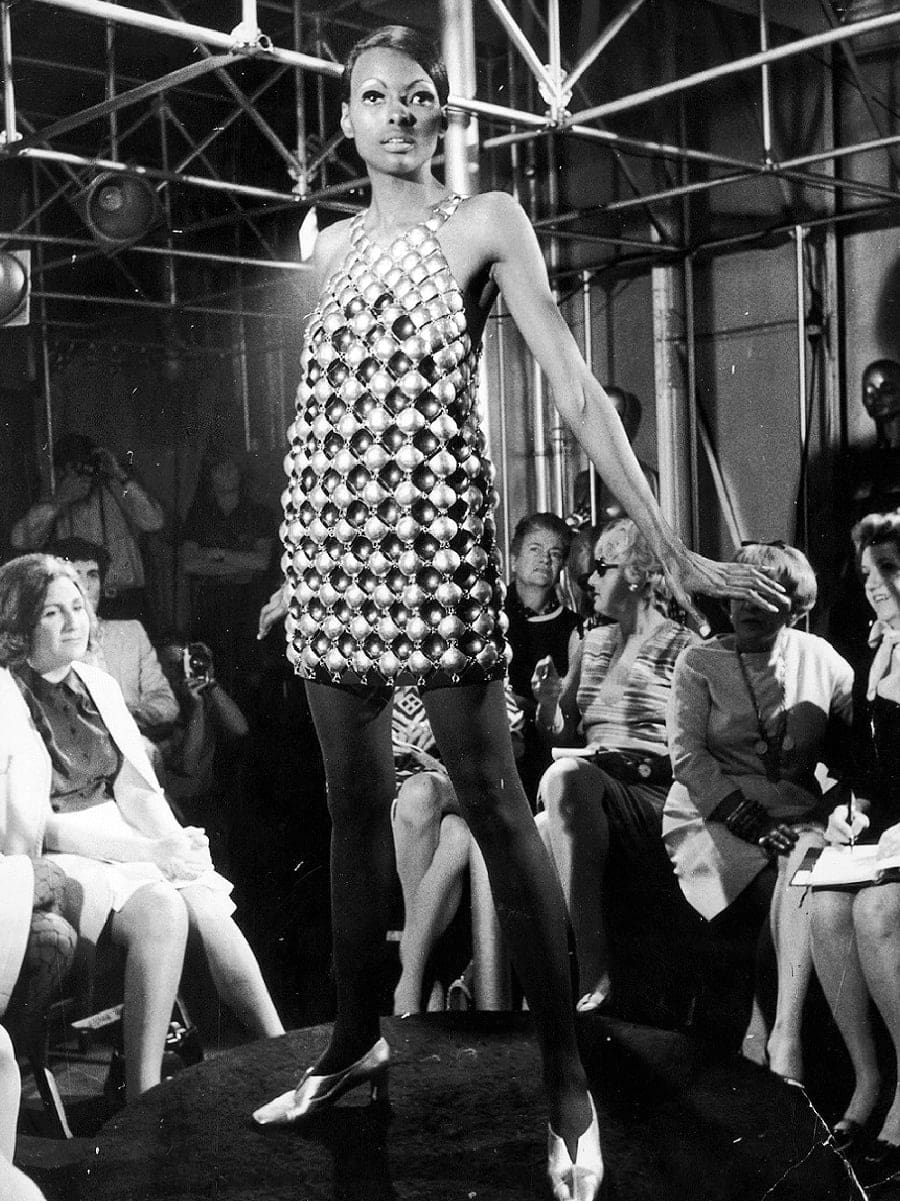 Пако Рабан, автор Runway Магазины