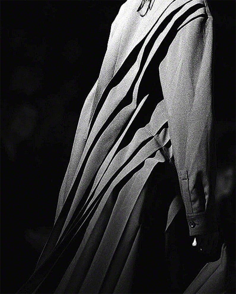 yohjiyamamoto-diseñador-de-moda-foto-elise_tolde-PFW17-comunicación-eleonoradegray-editora-jefe-paris-nuevayork-losangeles-runwayrevista