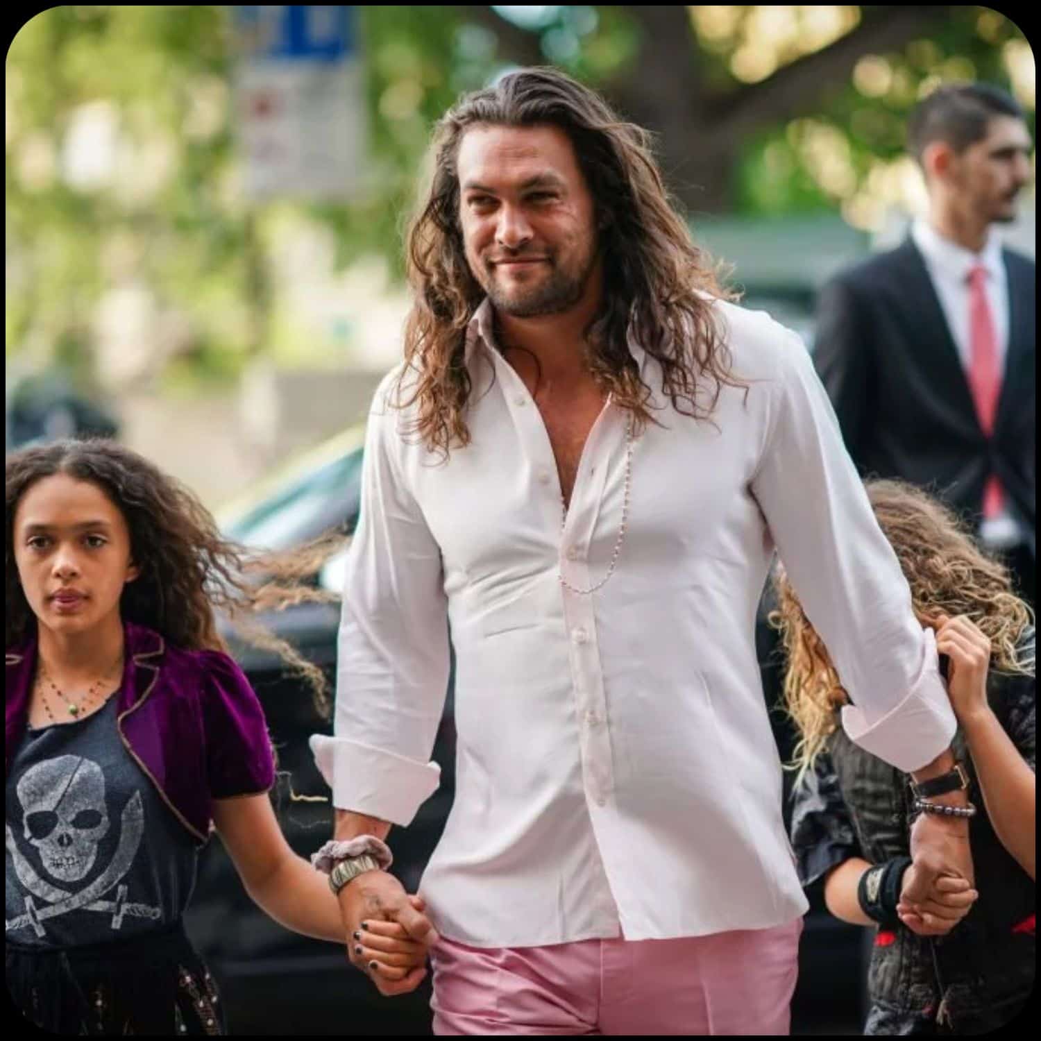 Zoe Kravitz e Karl Glusman casados ​​em Paris por RUNWAY REVISTA. Jason Momoa