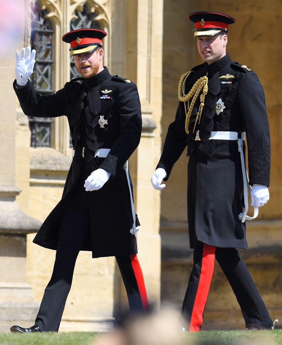 Príncipe Harry y Príncipe William - Boda Real 2018 de Runway Revistas