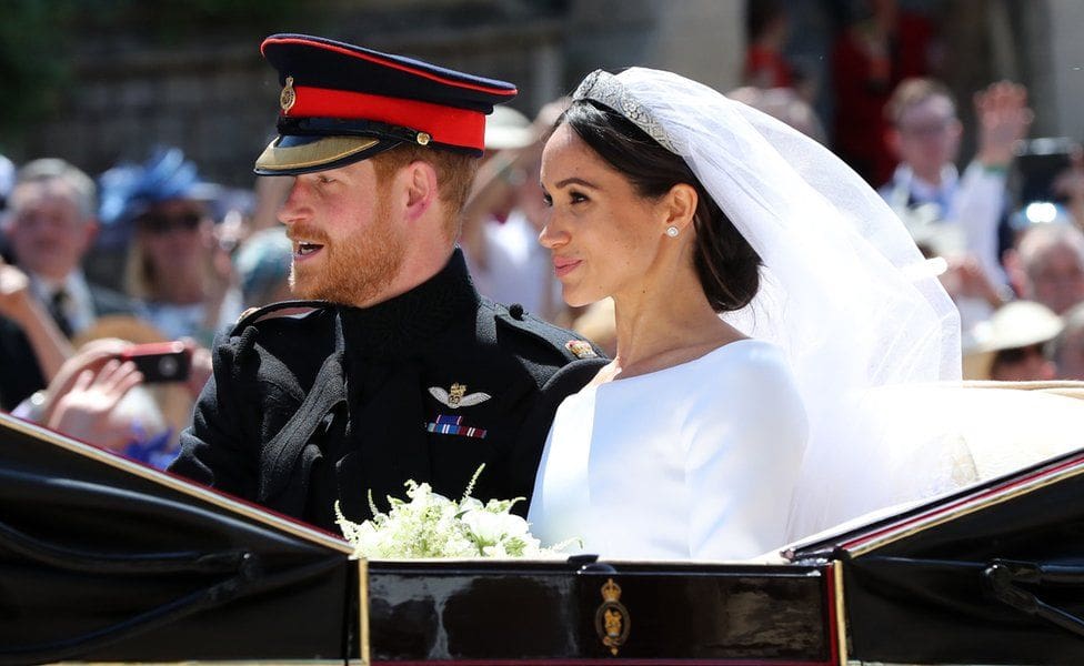 Príncipe Harry, duque de Sussex y Meghan Markle - Boda real 2018 de Runway Revistas