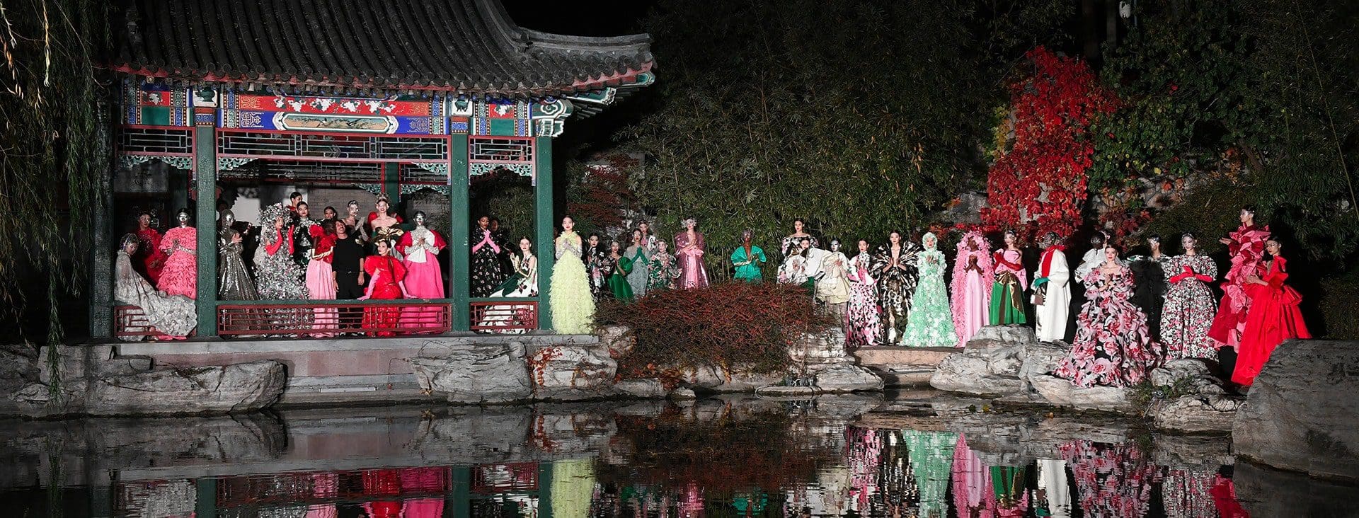 Valentino Haute Couture Peking Modenschau „DayDream“, Frühling Sommer 2020 Kollektion von Pierpaolo Piccioli. RUNWAY MAGAZIN ® Sammlungen
