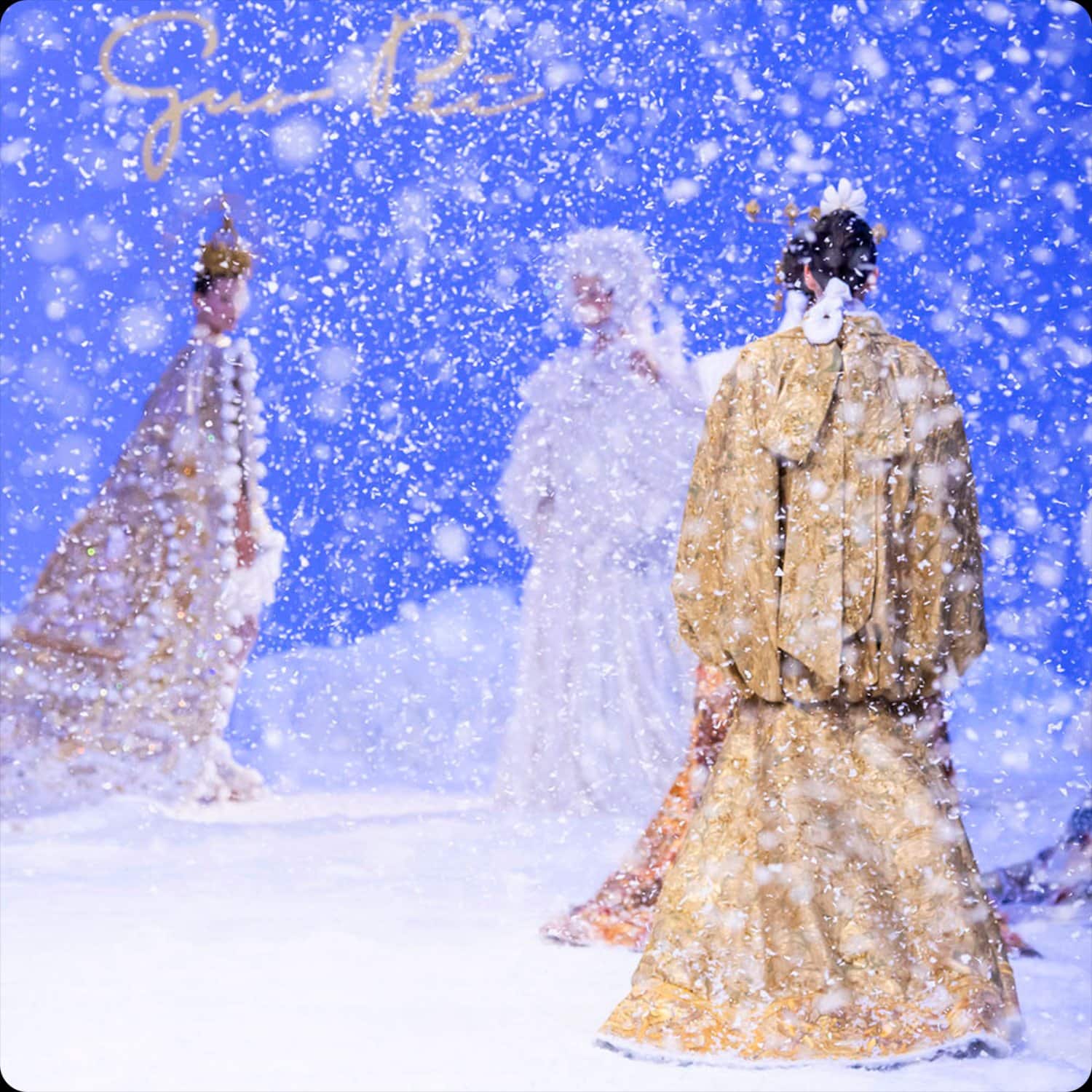 Guo Pei Haute Couture Printemps Été 2020 Semaine de la mode de Paris. Reportage spécial par RUNWAY MAGAZINE