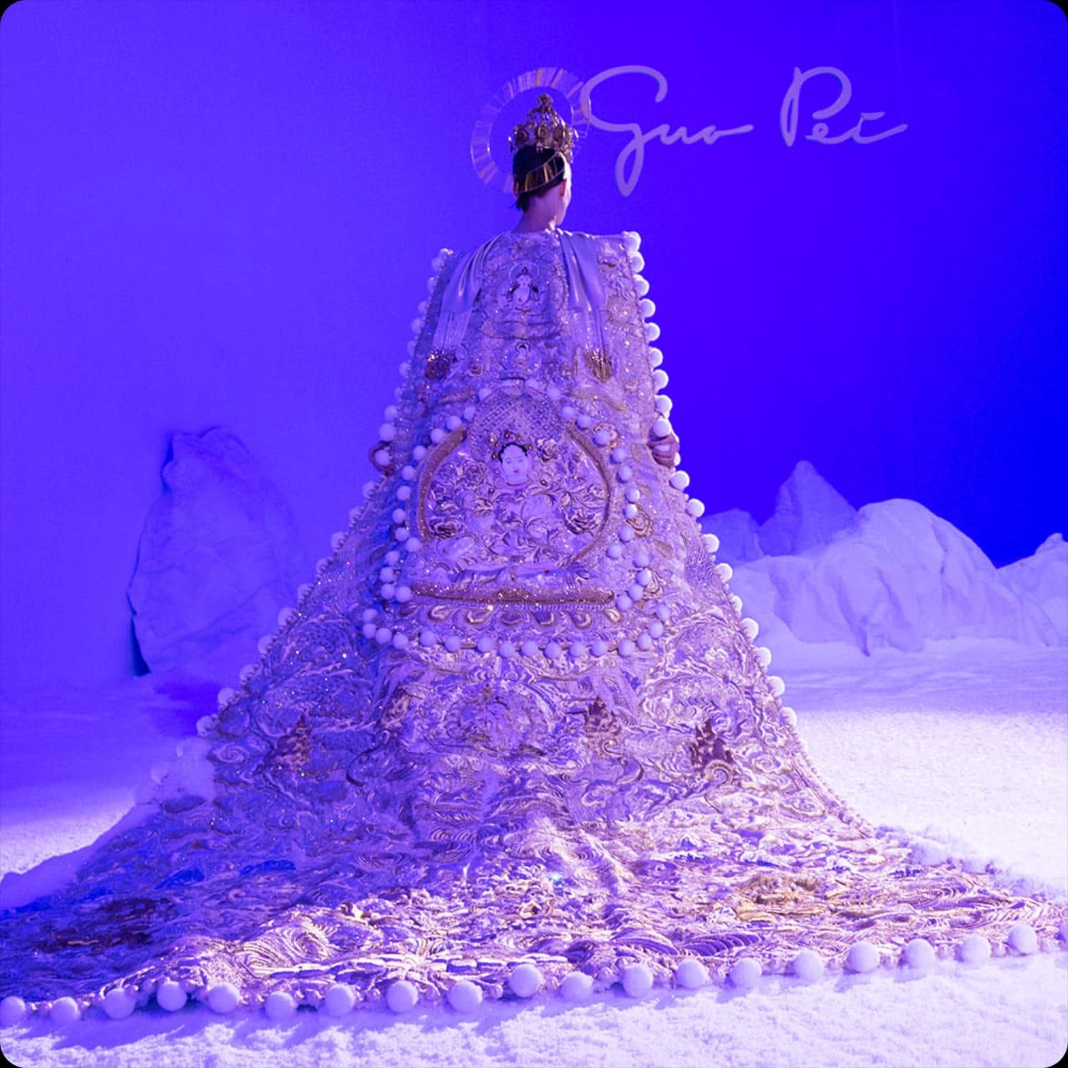 Guo Pei Haute Couture Printemps Été 2020 Semaine de la mode de Paris. Reportage spécial par RUNWAY MAGAZINE