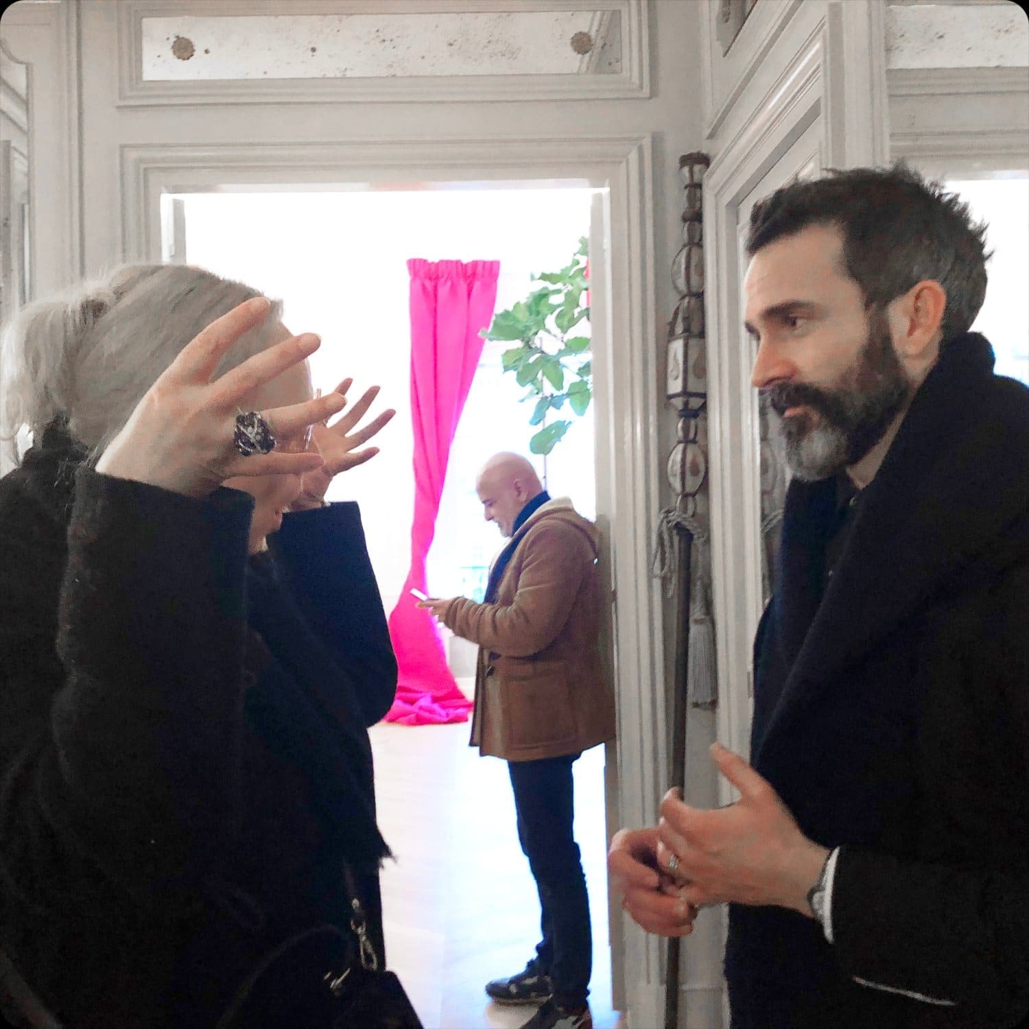 Eleonora de Gray et Daniel Roseberry, directeur artistique de Schiaparelli Automne-Hiver 2020-2021 Paris d'ici RUNWAY MAGAZINE