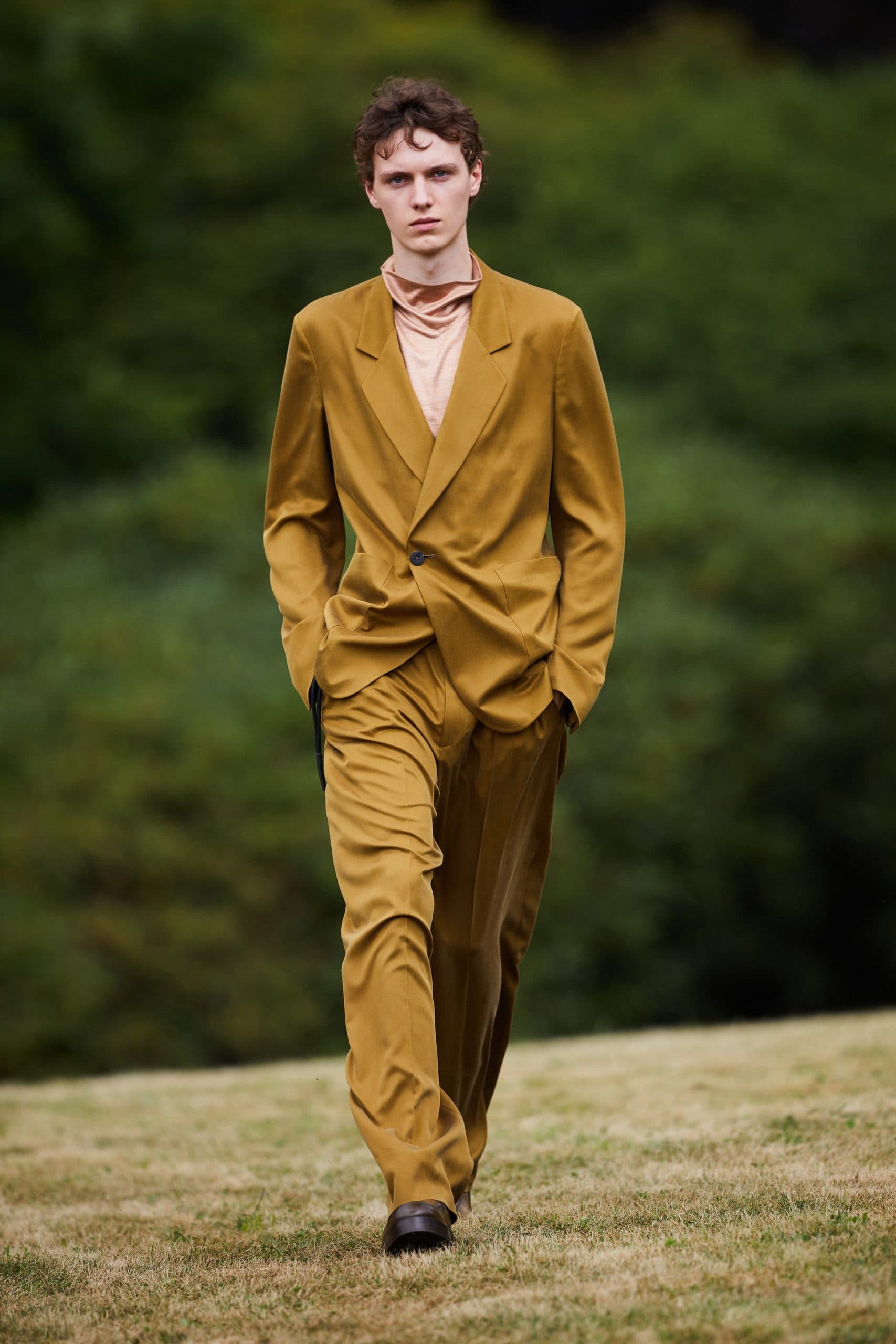 エルメネジルドゼニア2021年春夏 RUNWAY マガジン