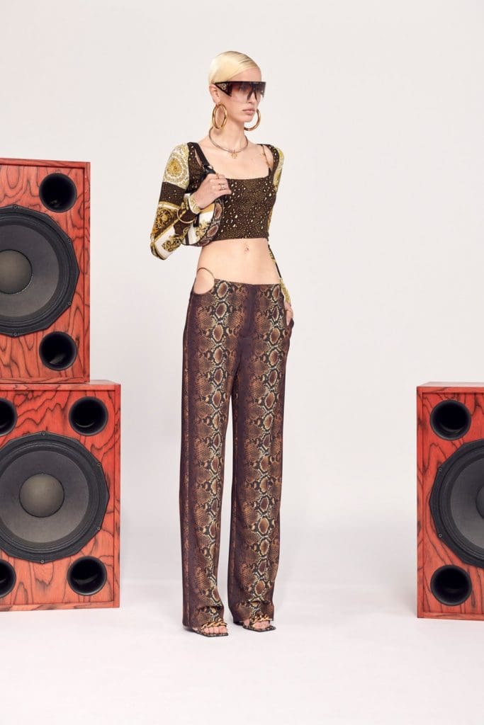 Versace Spring Summer 2021 Resort by RUNWAY MAGAZINE-FOCUS ON THE FLASH COLLECTION