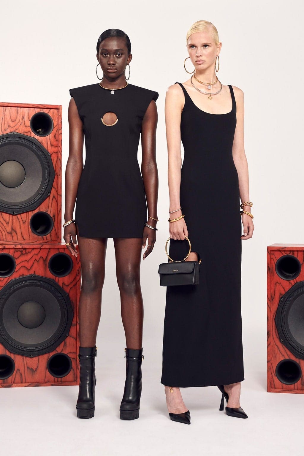 Versace Printemps Été 2021 Resort par RUNWAY MAGAZINE-FOCUS SUR LA COLLECTION FLASH