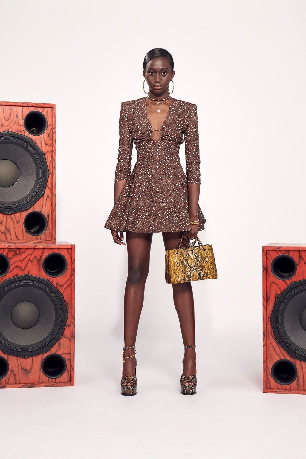 Versace Printemps Été 2021 Resort par RUNWAY MAGAZINE-FOCUS SUR LA COLLECTION FLASH