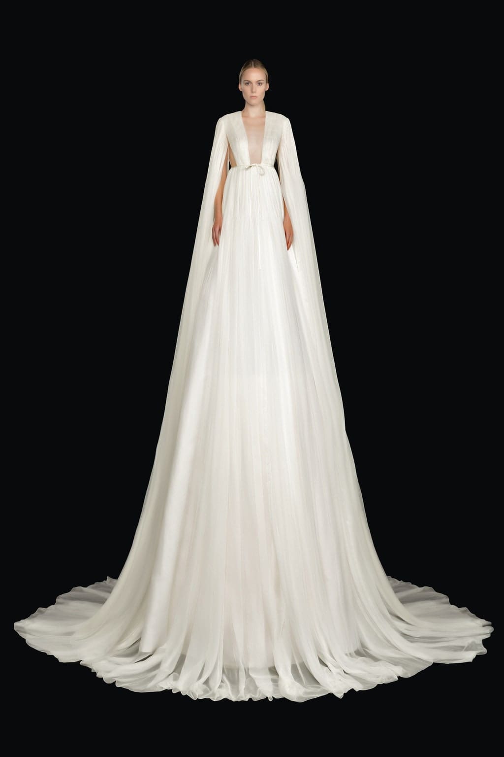 Valentino Haute Couture Herbst-Winter 2020-2021 Pierpaolo Piccioli von RUNWAY MAGAZIN