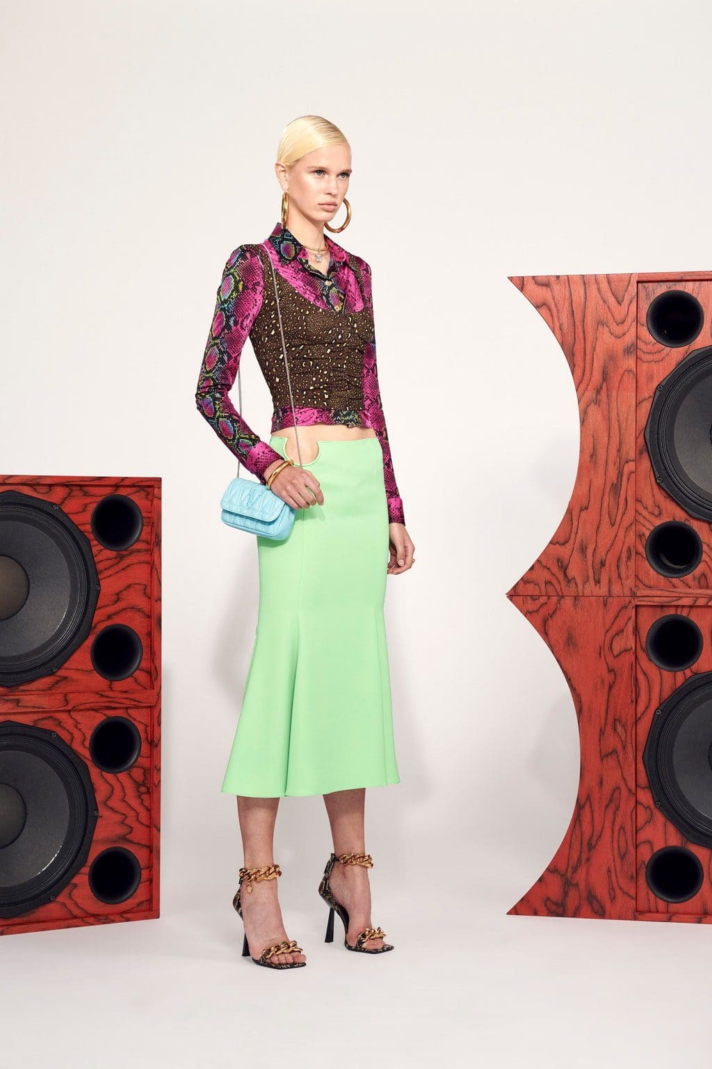 Versace Printemps Été 2021 Resort par RUNWAY MAGAZINE-FOCUS SUR LA COLLECTION FLASH