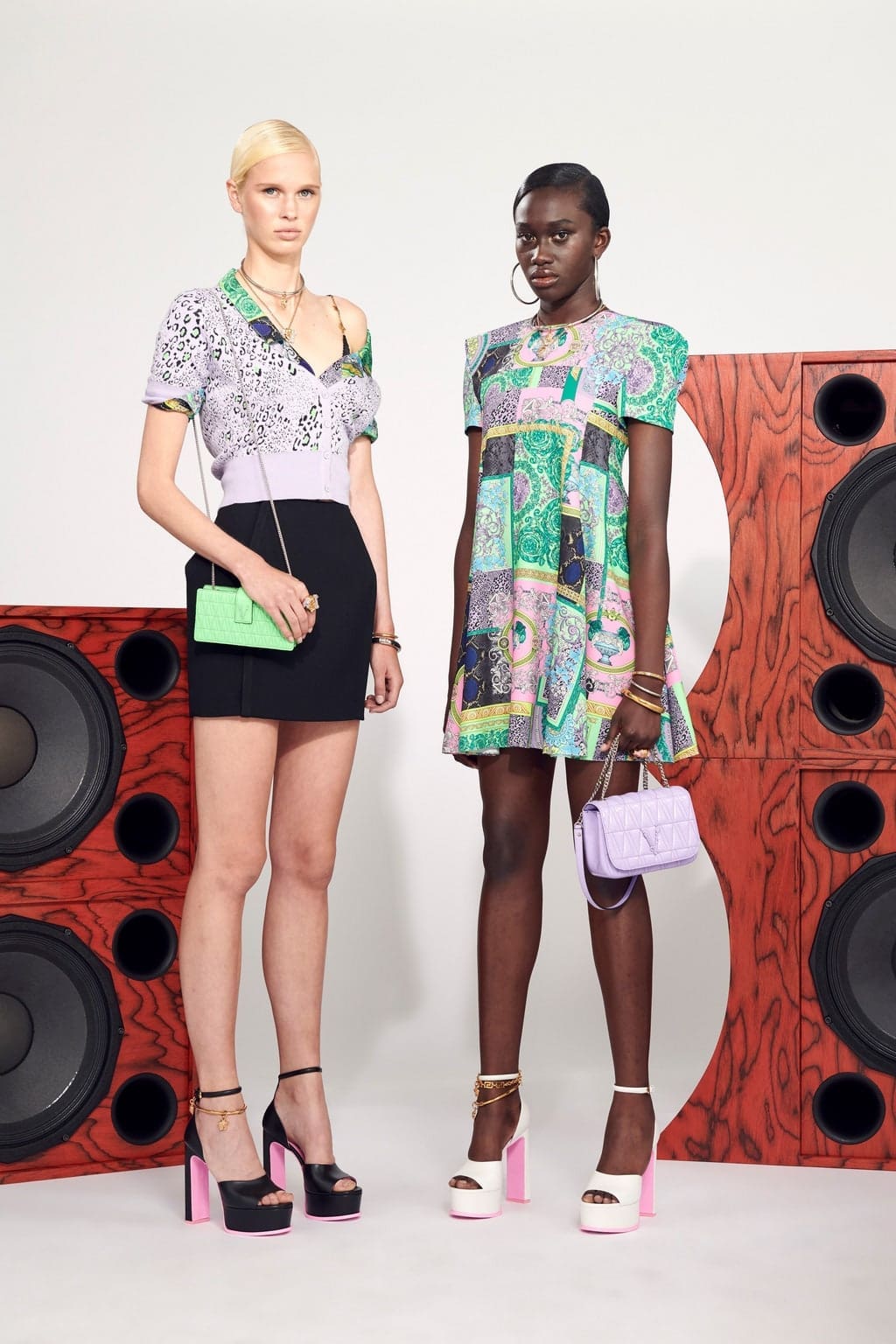 Versace Printemps Été 2021 Resort par RUNWAY MAGAZINE-FOCUS SUR LA COLLECTION FLASH