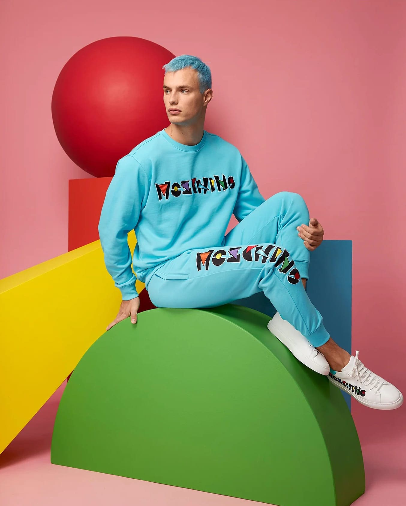 Moschino Printemps Été 2021 Hommes Milan Digital Fashion Week par RUNWAY MAGAZINE