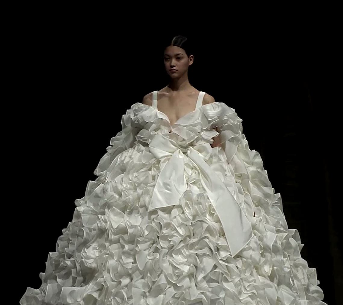 Valentino Haute Couture Herbst-Winter 2020-2021 Pierpaolo Piccioli von RUNWAY MAGAZIN