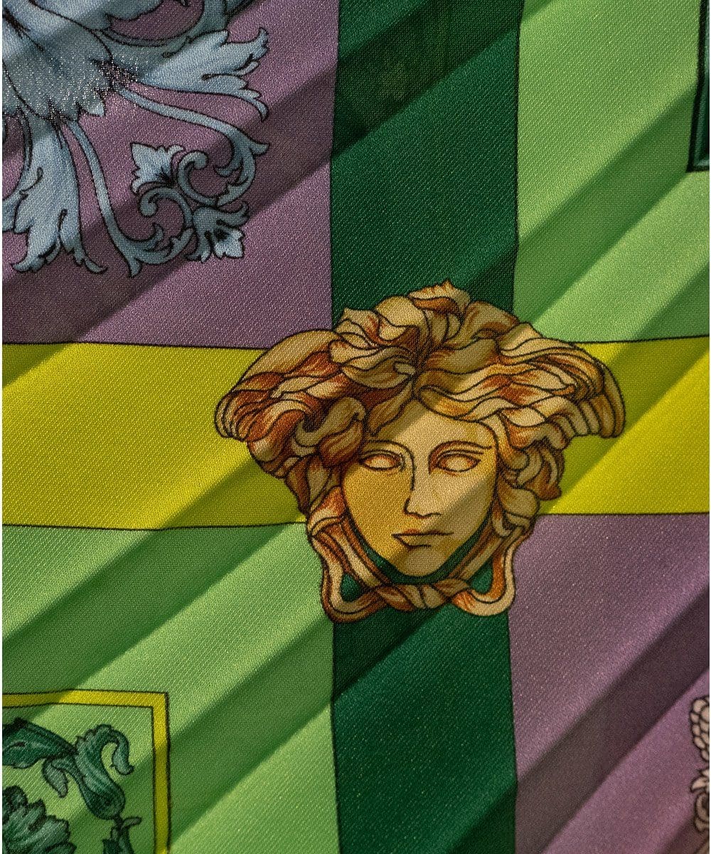 Versace printemps-été 2021 par RUNWAY MAGAZINE