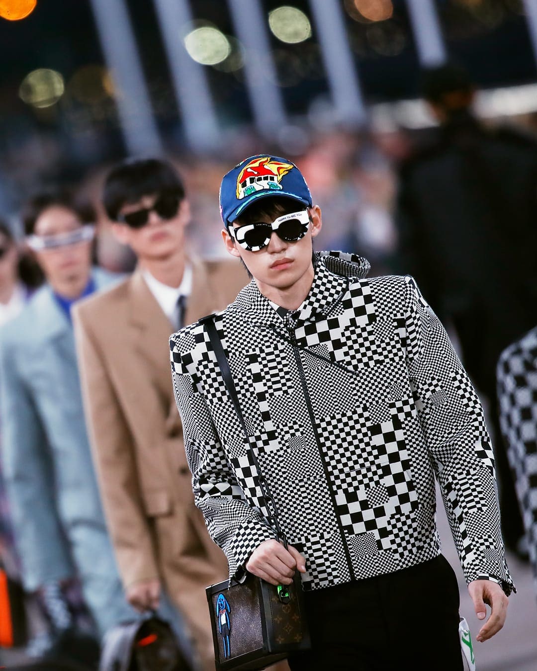 Louis Vuitton Menswear Primavera Estate 2021 di RUNWAY MAGAZINE