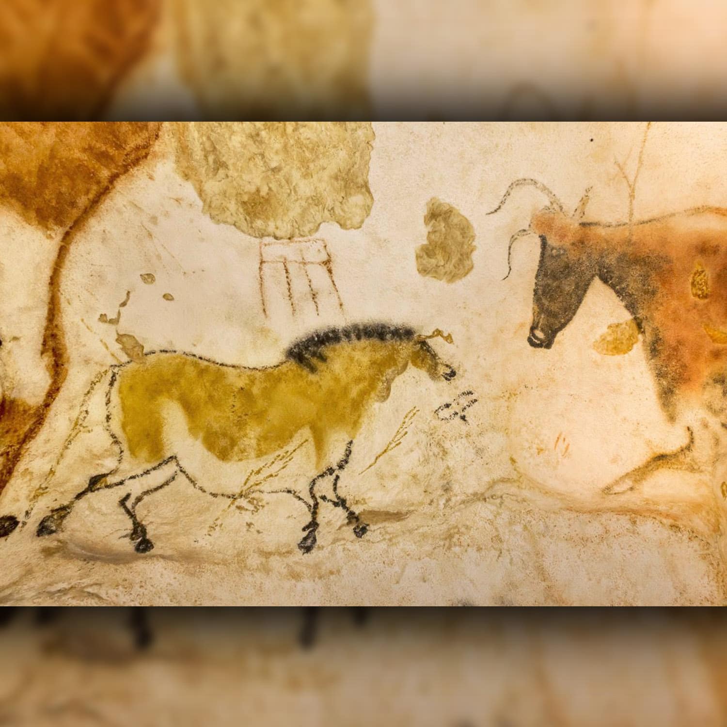 In der Lascaux-Höhle in Frankreich ist ein 17,000 Jahre altes gelbes Pferd gemalt.