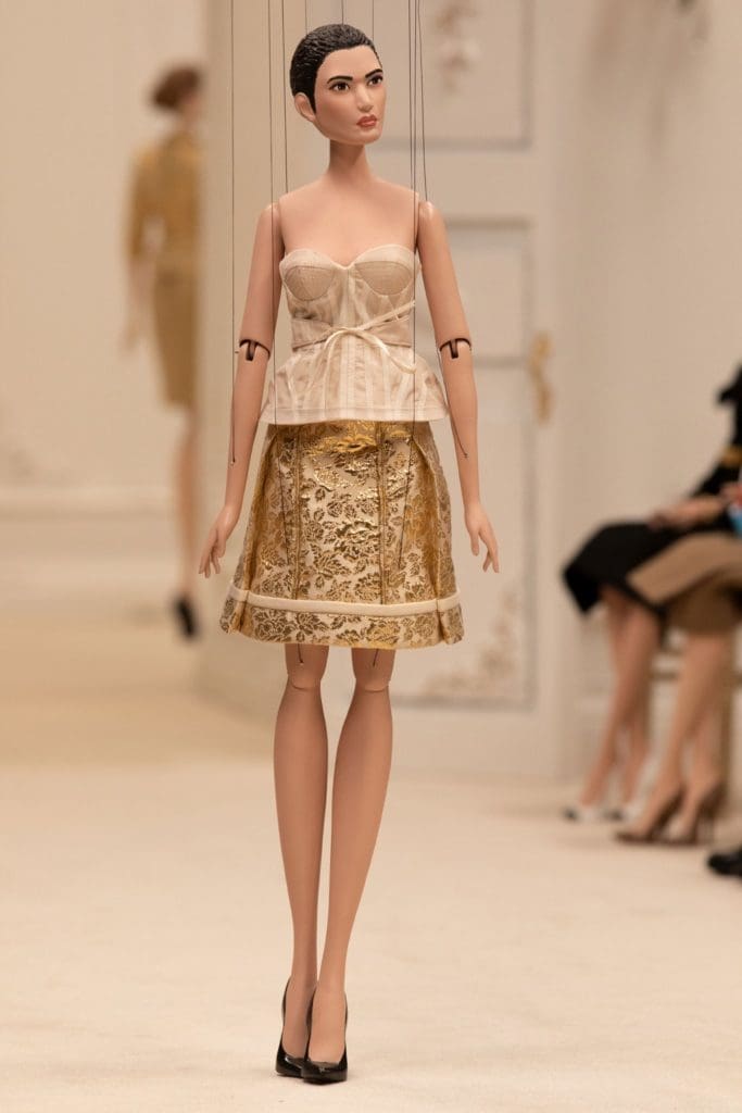 モスキーノ春夏2021年 RUNWAY マガジン