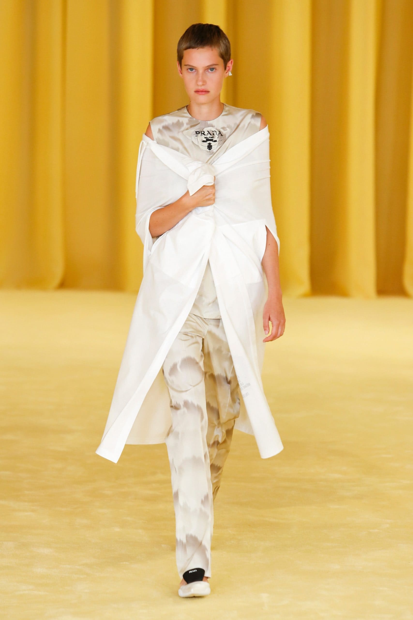 Prada Primavera Verano 2021 por RUNWAY REVISTA