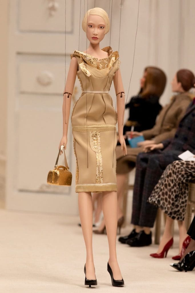 モスキーノ春夏2021年 RUNWAY マガジン