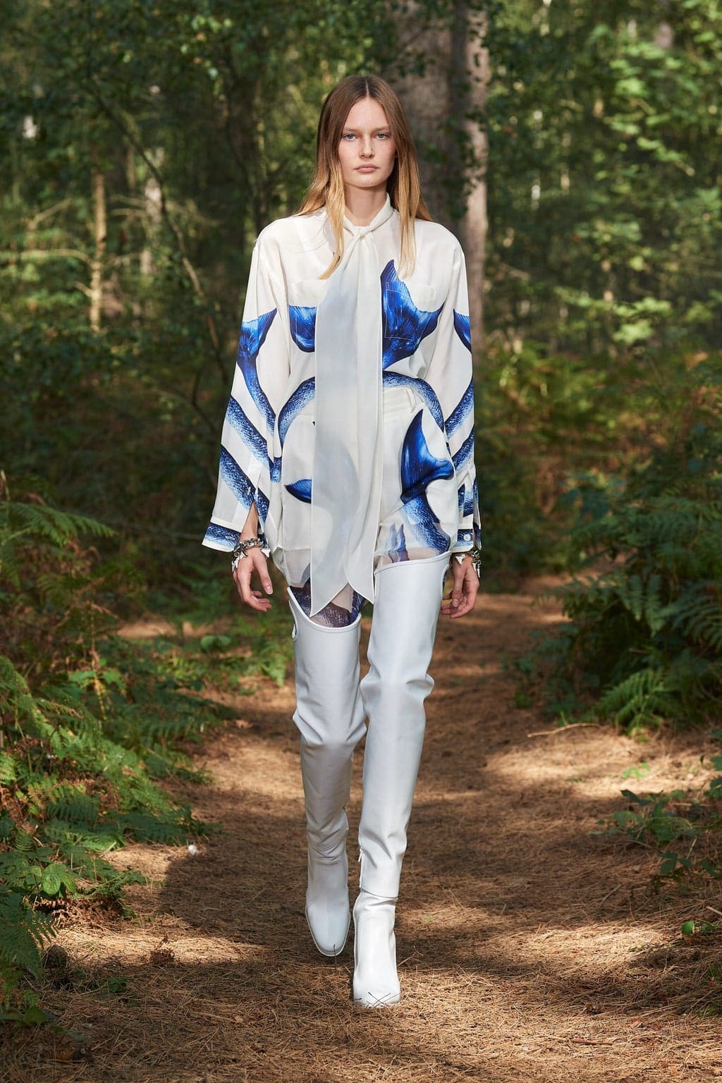 Burberry Весна-Лето 2021 Лондон, автор: RUNWAY ЖУРНАЛ